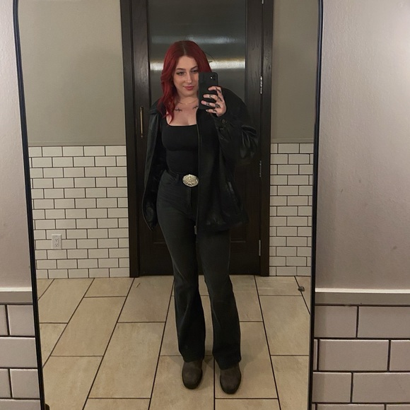 Meet your Posher, Trinity - Picture 1 of 1